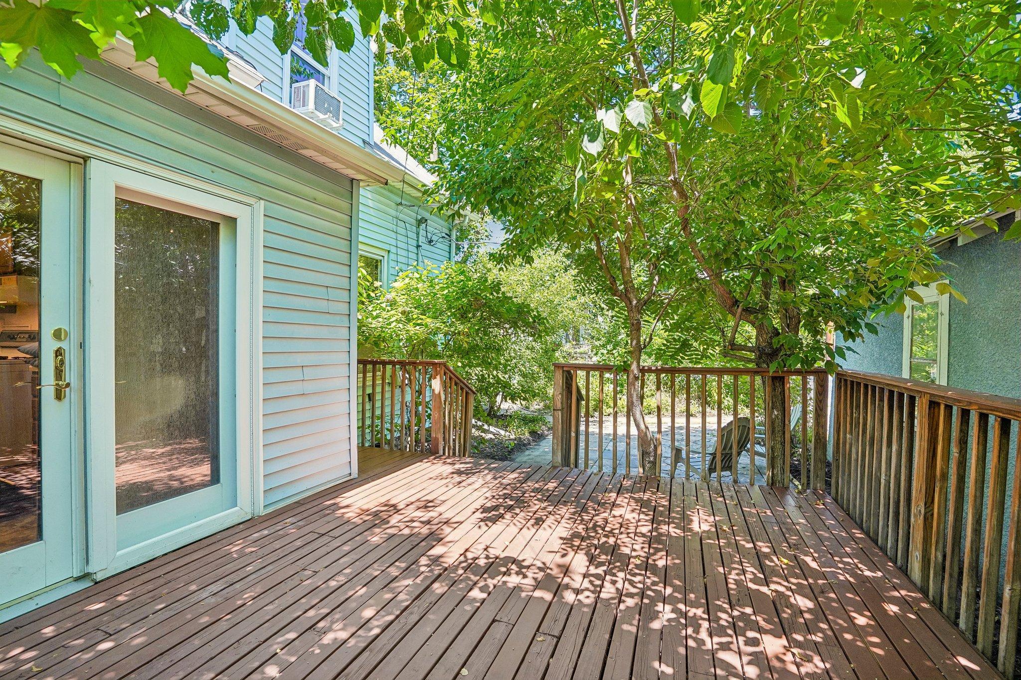 550 Saint Clair Avenue