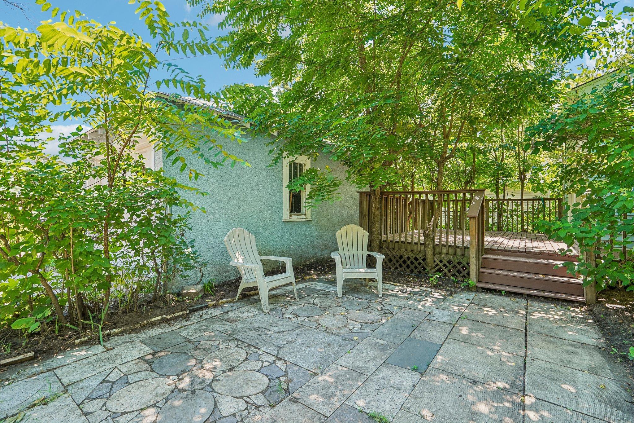 550 Saint Clair Avenue