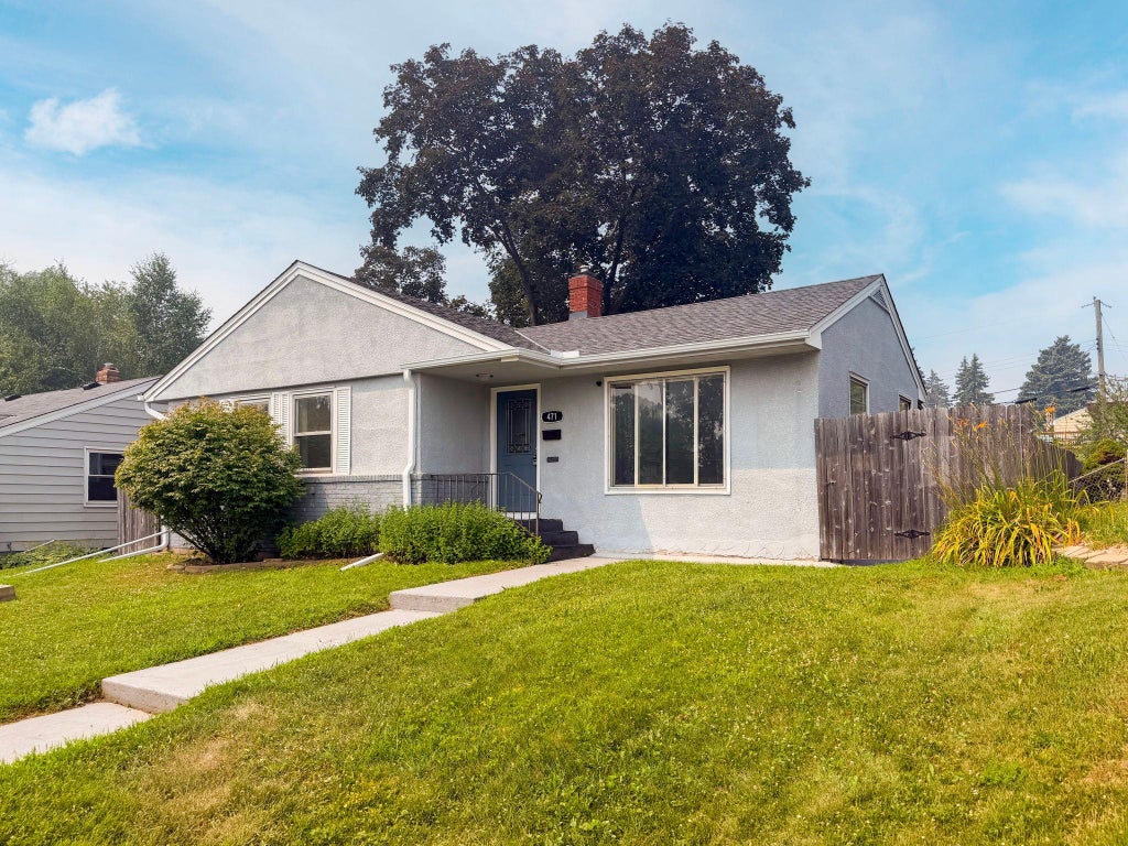 Photo of 471 White Bear Avenue N, Saint Paul, MN 55106 (MLS # 7111101)