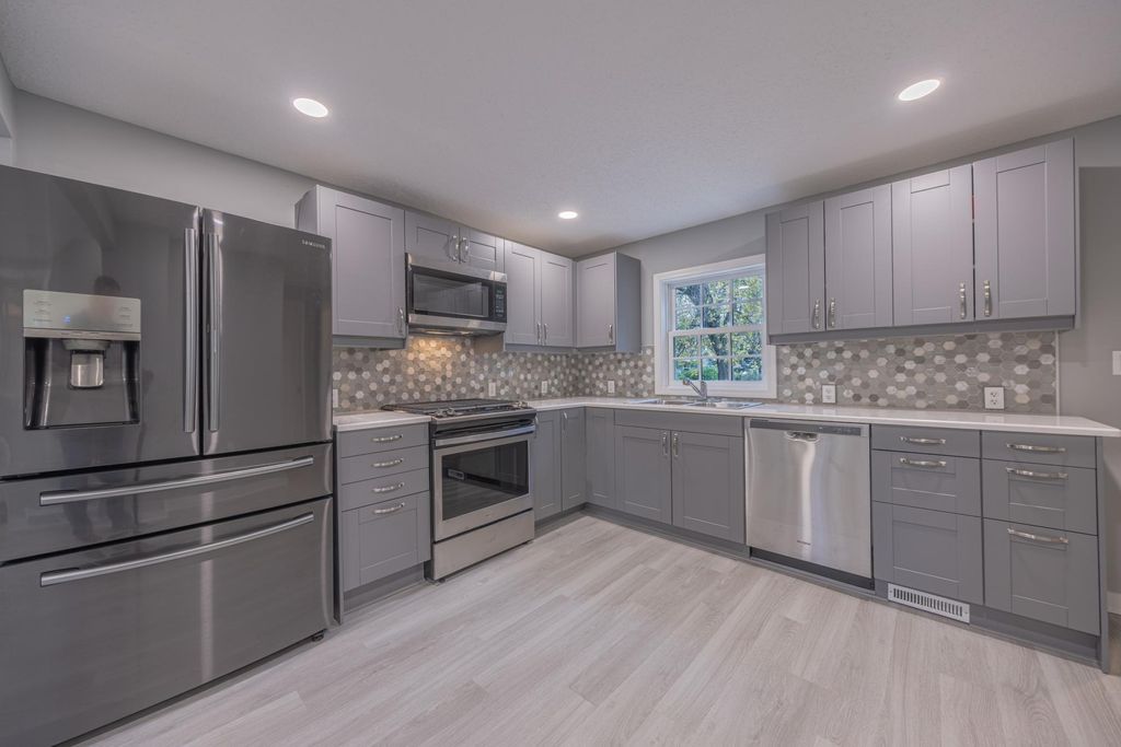 Photo of 406 11th Street N, Kerkhoven, MN 56252 (MLS # 6803790)
