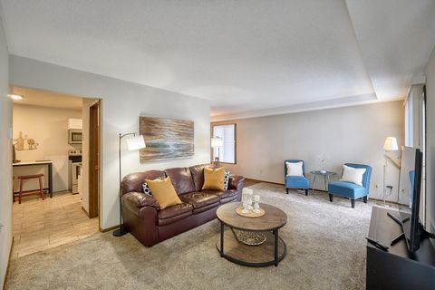 1117 Trailwood S Hopkins MN 55343