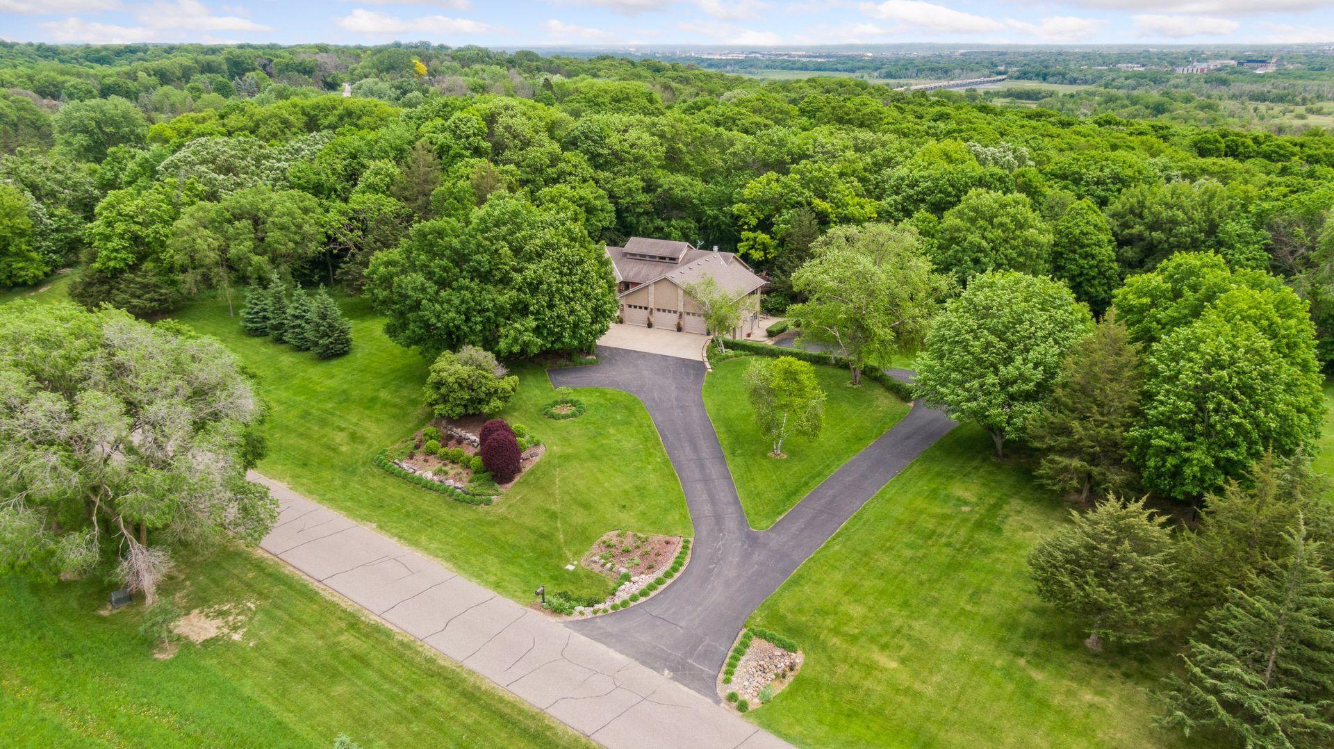 1405 W Farm Road
