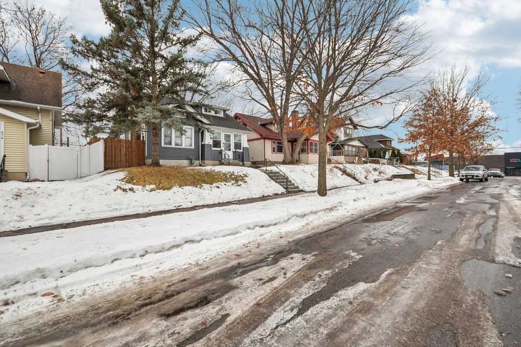 Photo of 850 Clear Avenue, Saint Paul, MN 55106 (MLS # 7004034)