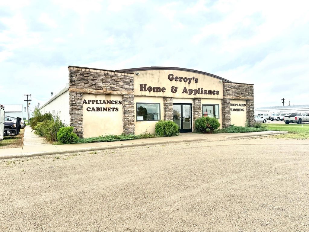 Photo of 1084 3rd Street NW, Roseau, MN 56751 (MLS # 7000724)