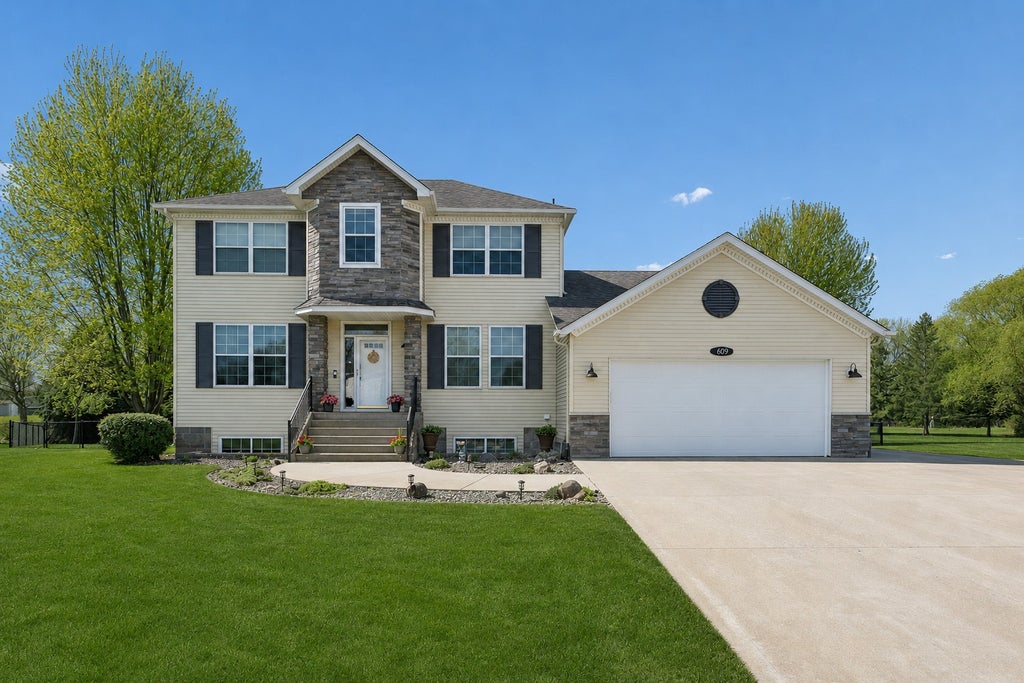 Photo of 609 20th Avenue N, Sartell, MN 56377 (MLS # 7109713)