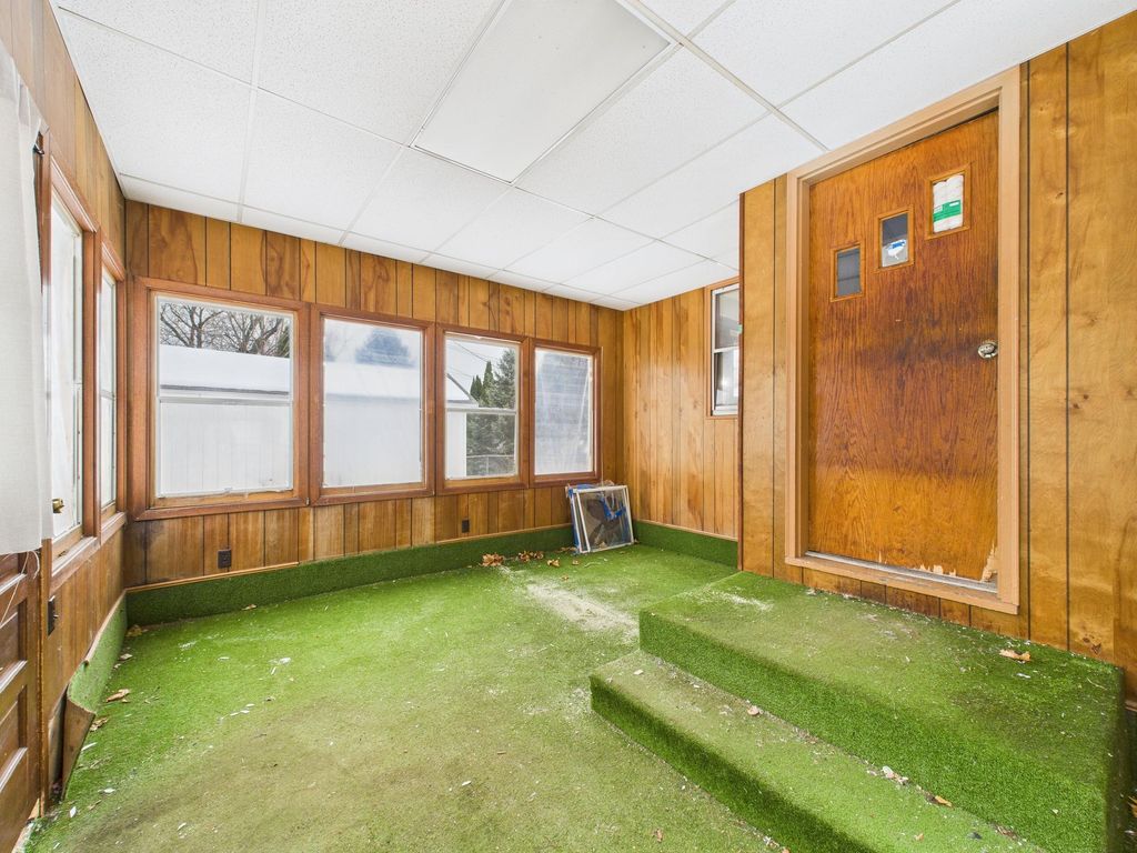 Photo of 827 Pedersen Street, Saint Paul, MN 55119 (MLS # 7003065)