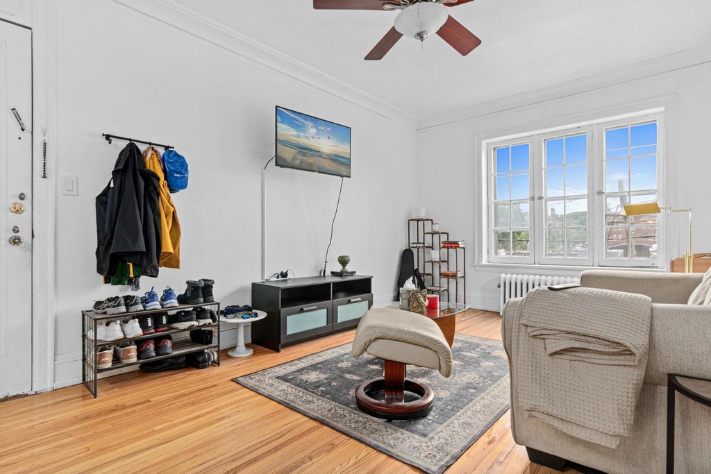 Photo of 1820 1st Avenue S #208, Minneapolis, MN 55403 (MLS # 6737901)