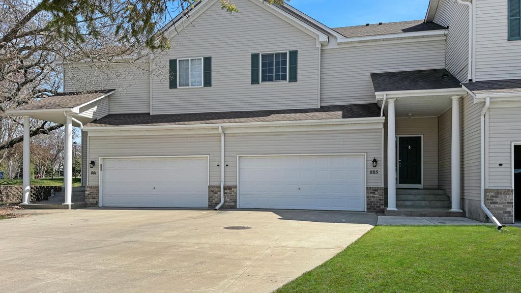 Photo of 885 Kimberly Lane, Chanhassen, MN 55317 (MLS # 7060463)