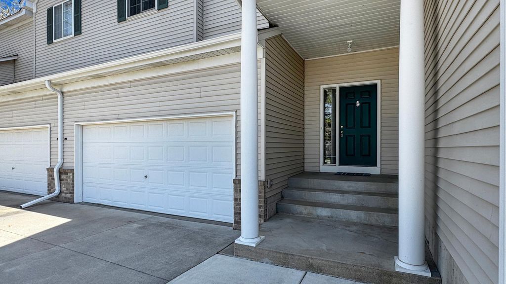 Photo of 885 Kimberly Lane, Chanhassen, MN 55317 (MLS # 7060463)