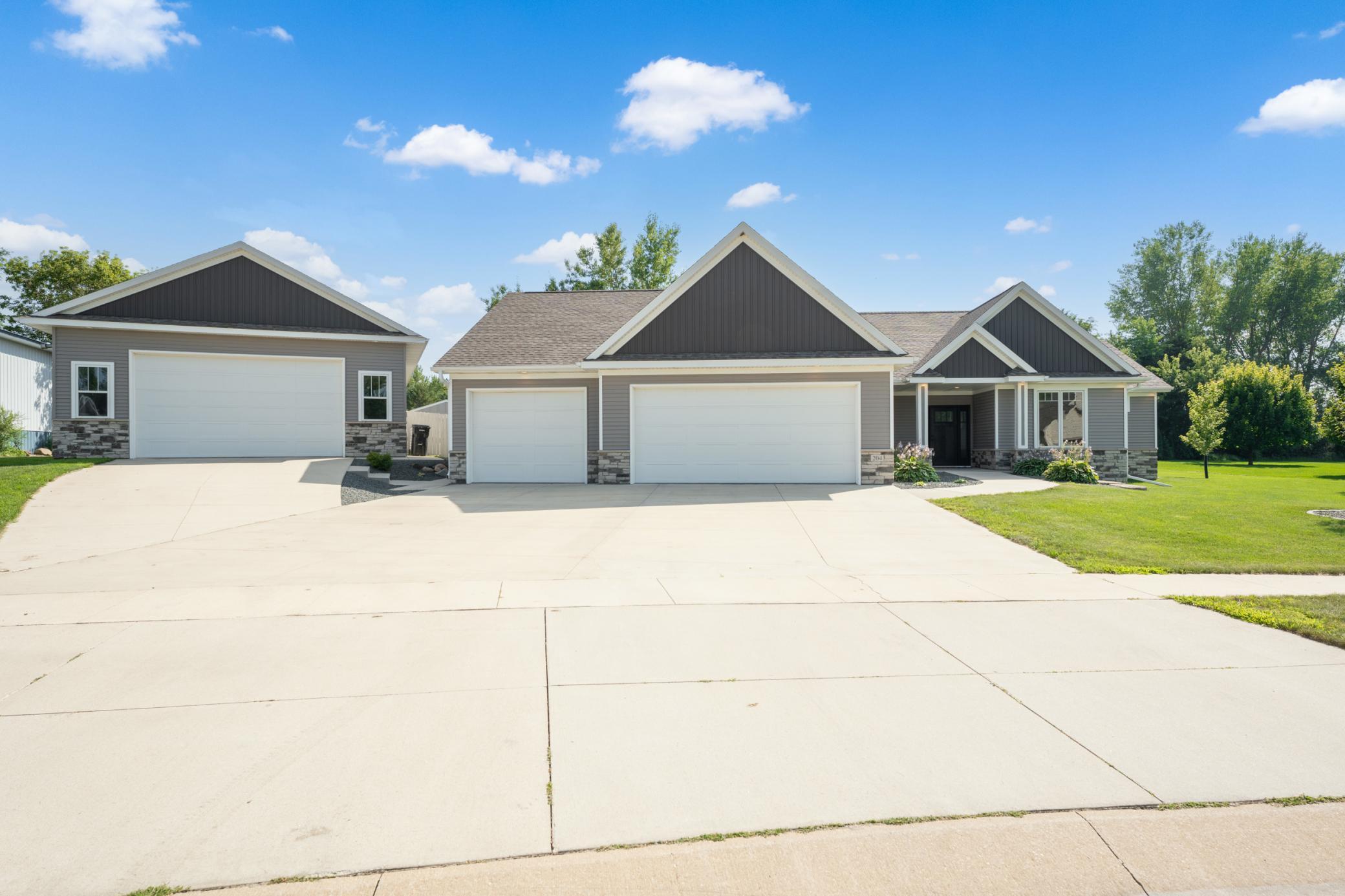 204 Lincoln Drive NE