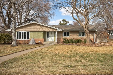 1695 Stanbridge Avenue Roseville MN 55113