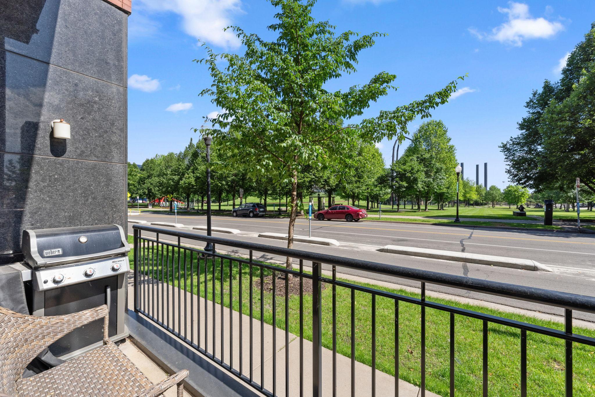 215 10th Avenue S 112