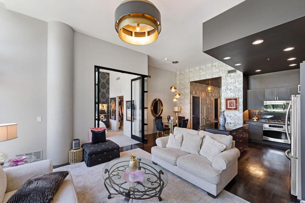 Photo of 215 10th Avenue S #112, Minneapolis, MN 55415 (MLS # 7010867)