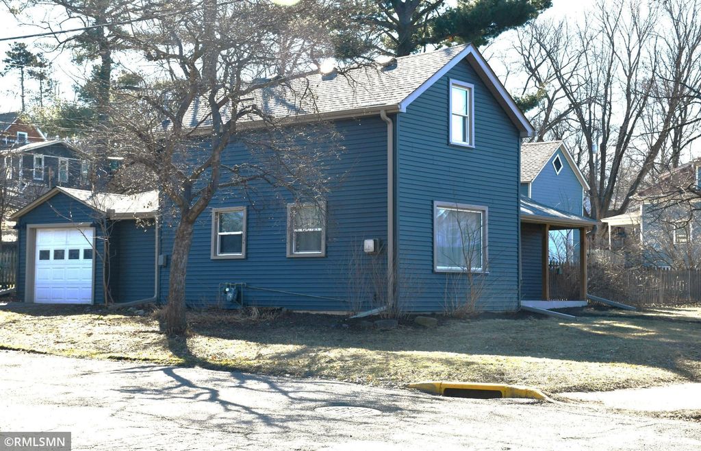 Photo of 828 9th Street, Hudson, WI 54016 (MLS # 7041268)