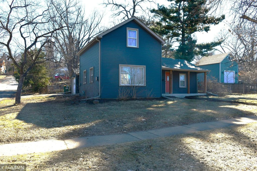 Photo of 828 9th Street, Hudson, WI 54016 (MLS # 7041268)