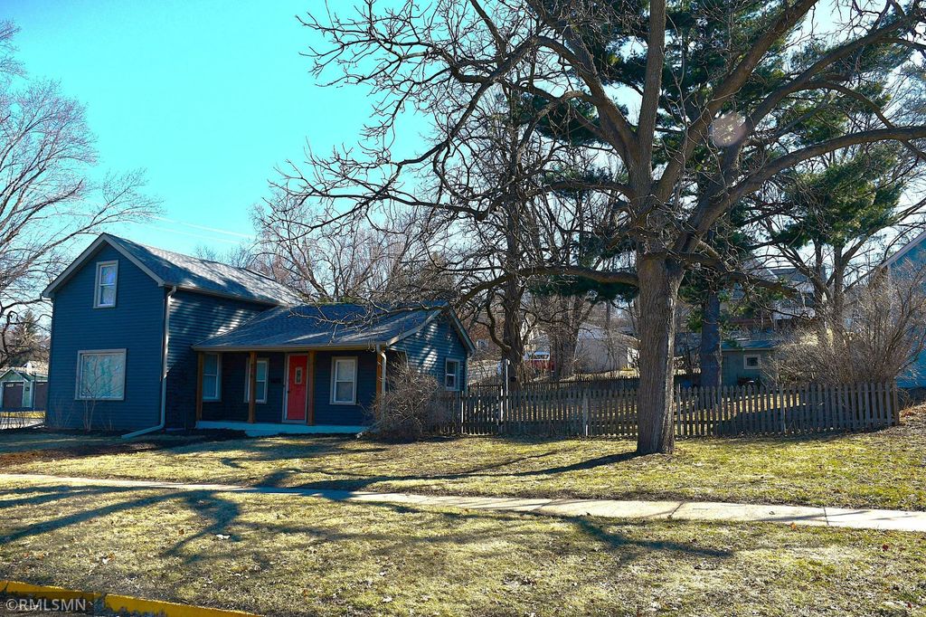 Photo of 828 9th Street, Hudson, WI 54016 (MLS # 7041268)