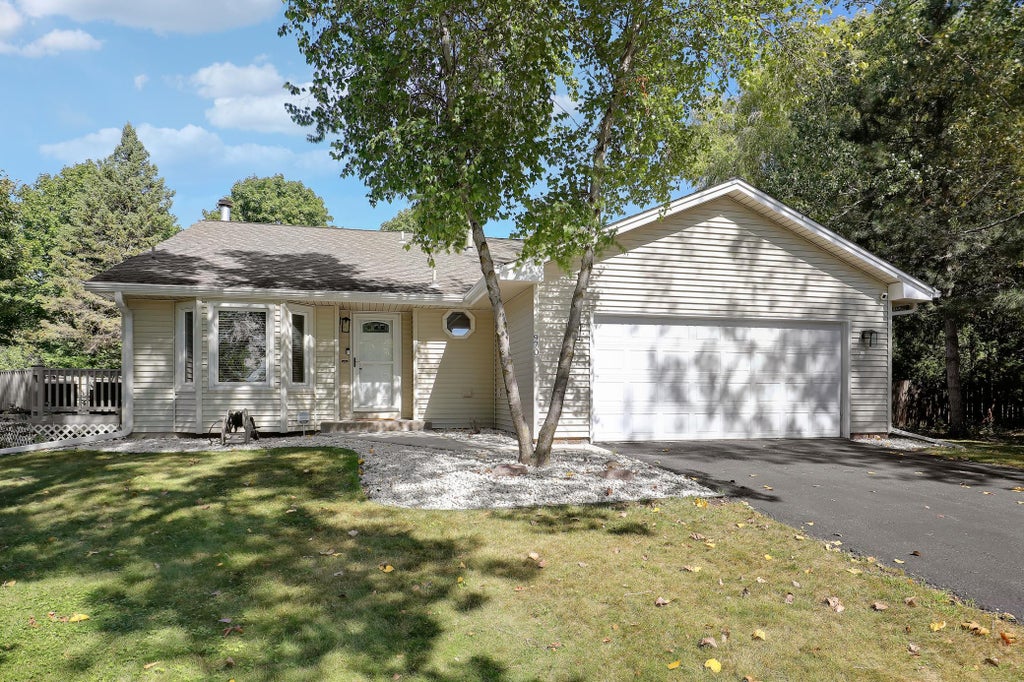 Photo of 970 Redwing Court, Chanhassen, MN 55317 (MLS # 7142143)