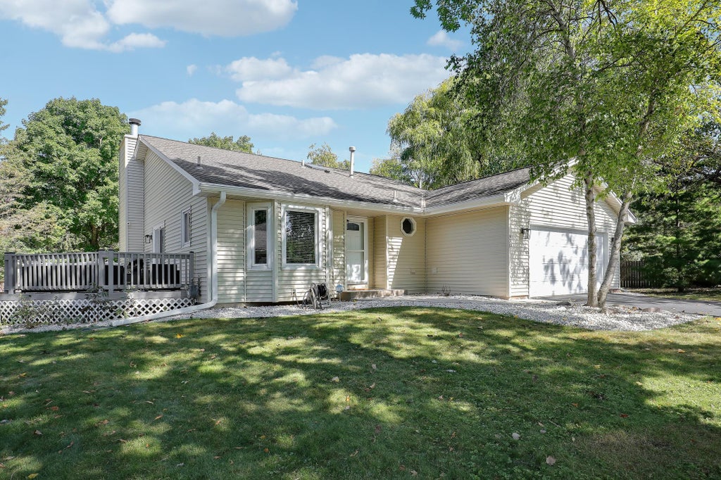 Photo of 970 Redwing Court, Chanhassen, MN 55317 (MLS # 7142143)