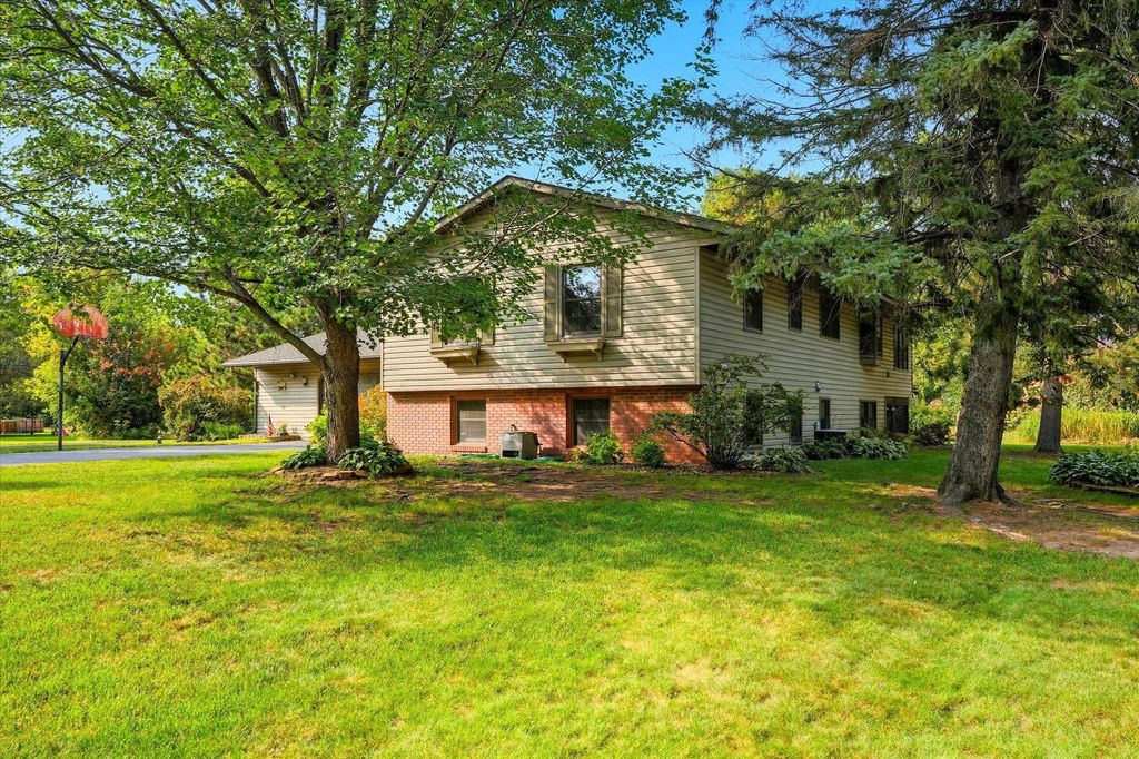 Photo of 6072 Chippewa Trail, North Branch, MN 55056 (MLS # 6780090)
