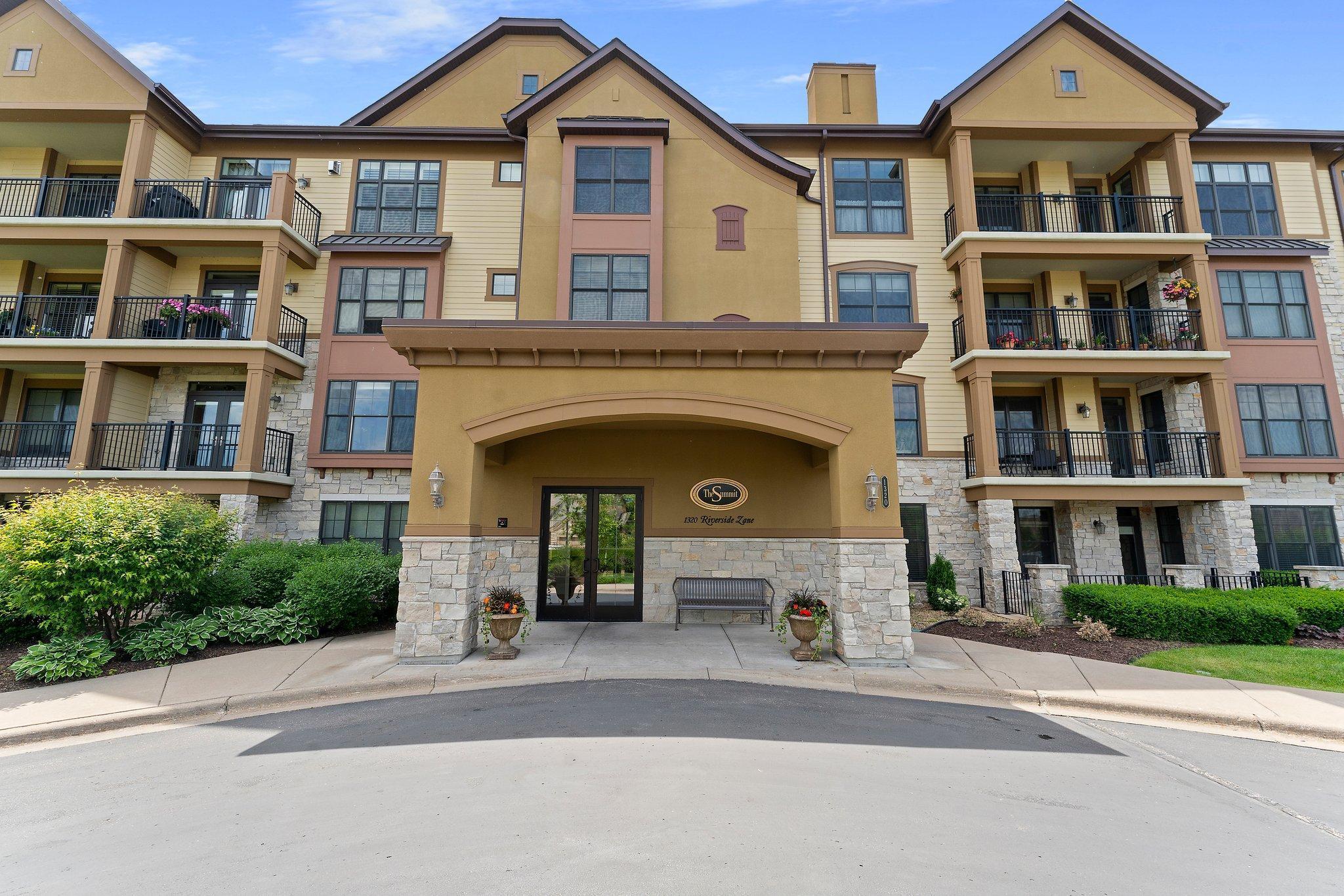 1320 Riverside Lane 112