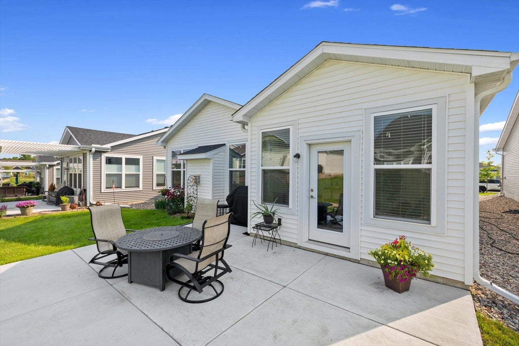 Photo of 207 Liberty Heights Drive, Chaska, MN 55318 (MLS # 7126080)
