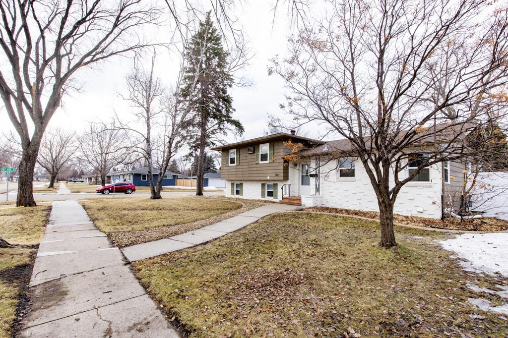Photo of 1721 16th Street S, Moorhead, MN 56560 (MLS # 7033104)