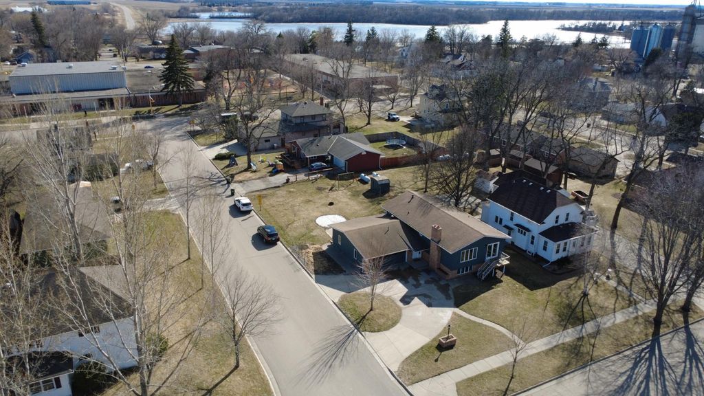 Photo of 417 E Division Street, Elbow Lake, MN 56531 (MLS # 7049056)