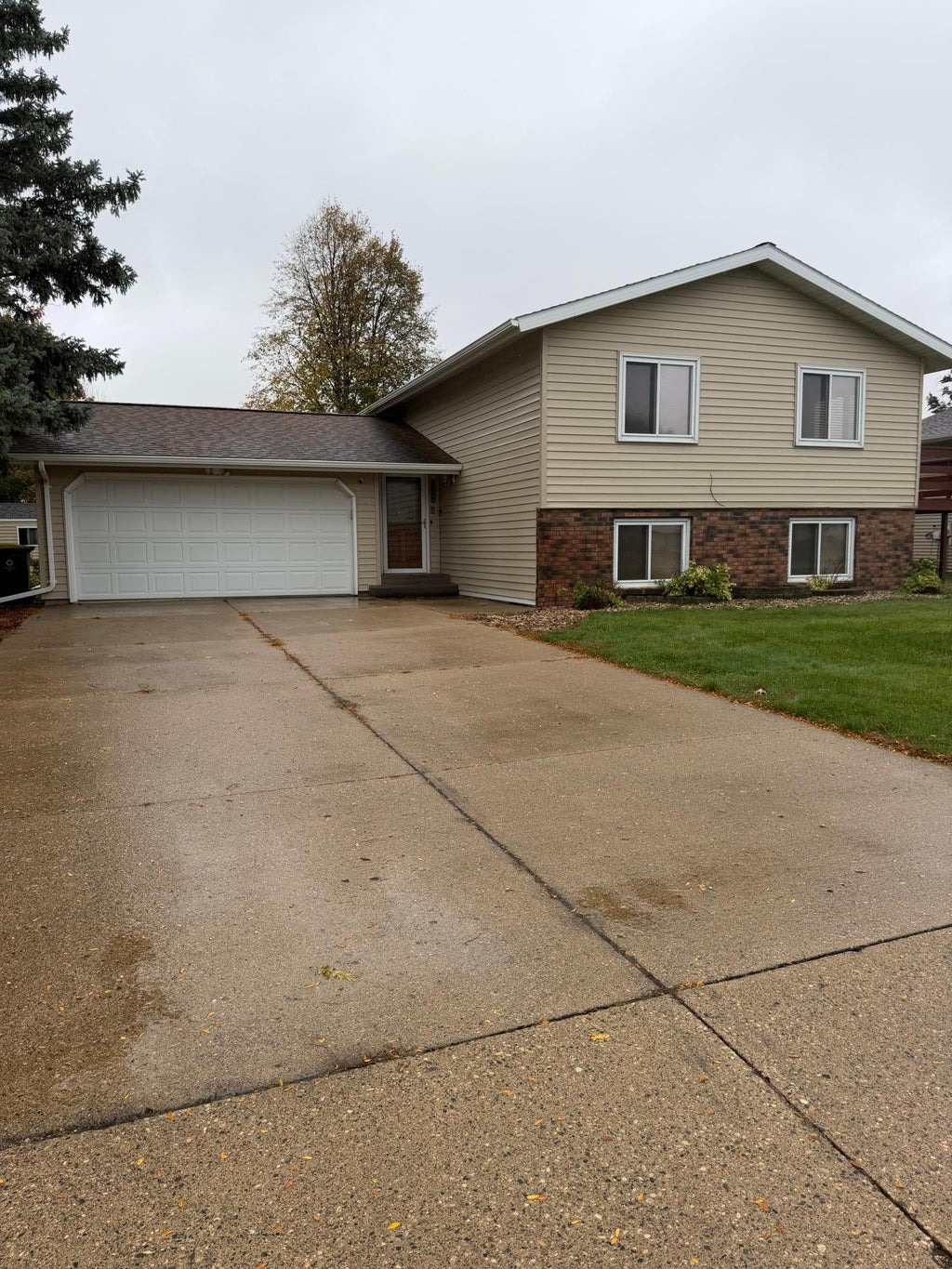 Photo of 1211 Hickory Street, Fairmont, MN 56031 (MLS # 7161465)