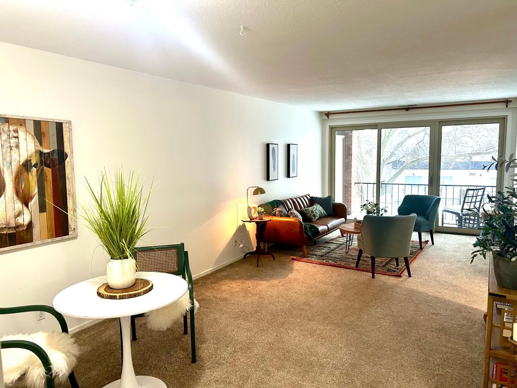 Photo of 6423 Colony Way #3L, Edina, MN 55435 (MLS # 7001792)