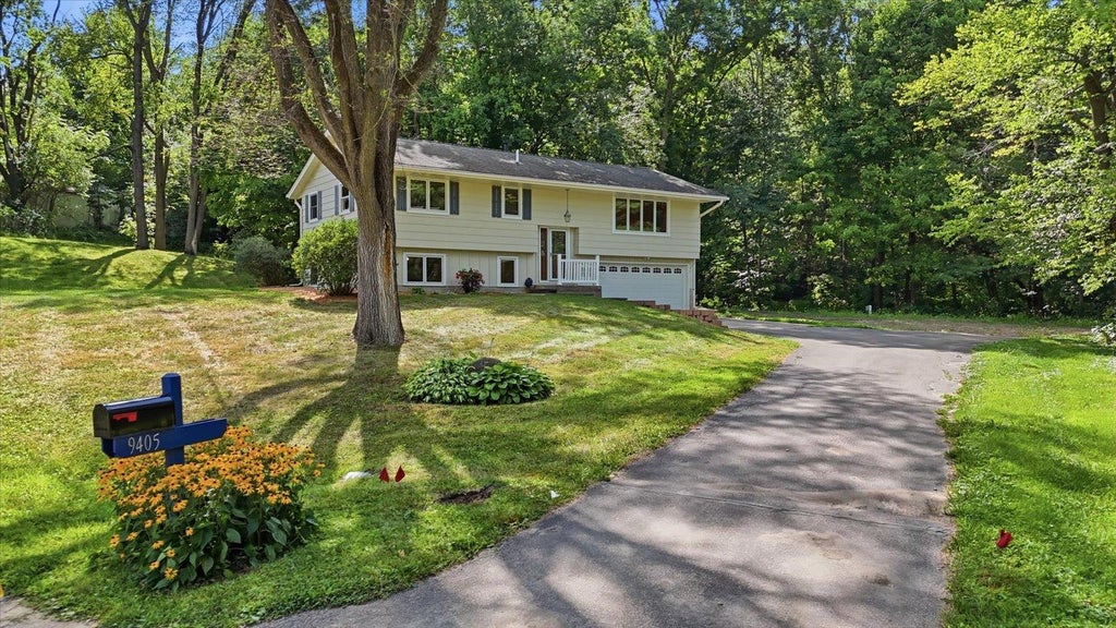 Photo of 9405 Fox Valley Drive, Corcoran, MN 55340 (MLS # 7126890)