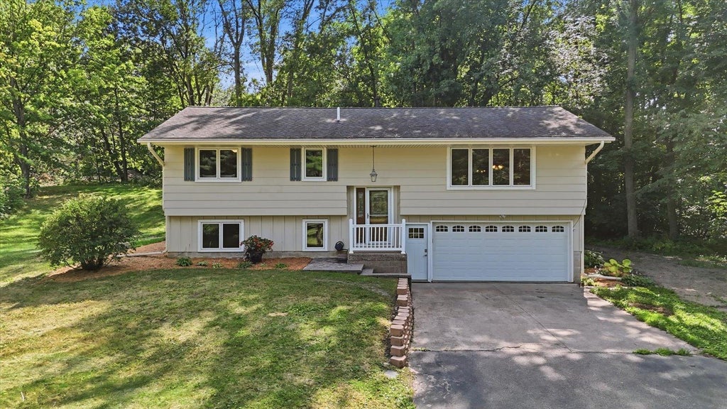 Photo of 9405 Fox Valley Drive, Corcoran, MN 55340 (MLS # 7126890)