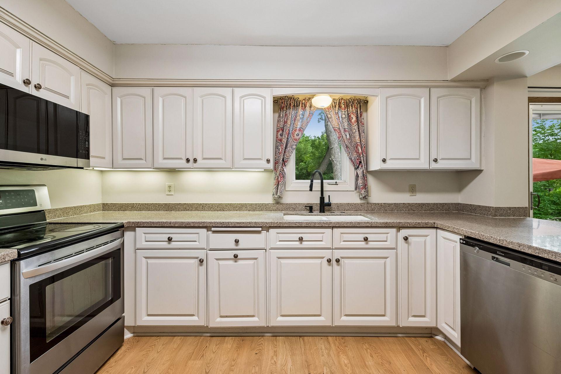 7840 W 100th Street