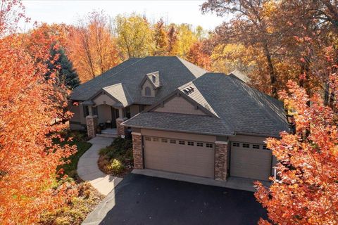 602 Woodland Drive Mahtomedi MN 55115