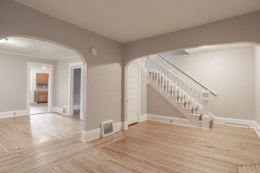 Photo of 4007 Girard Ave Ave N, Minneapolis, MN 55412 (MLS # 7011677)