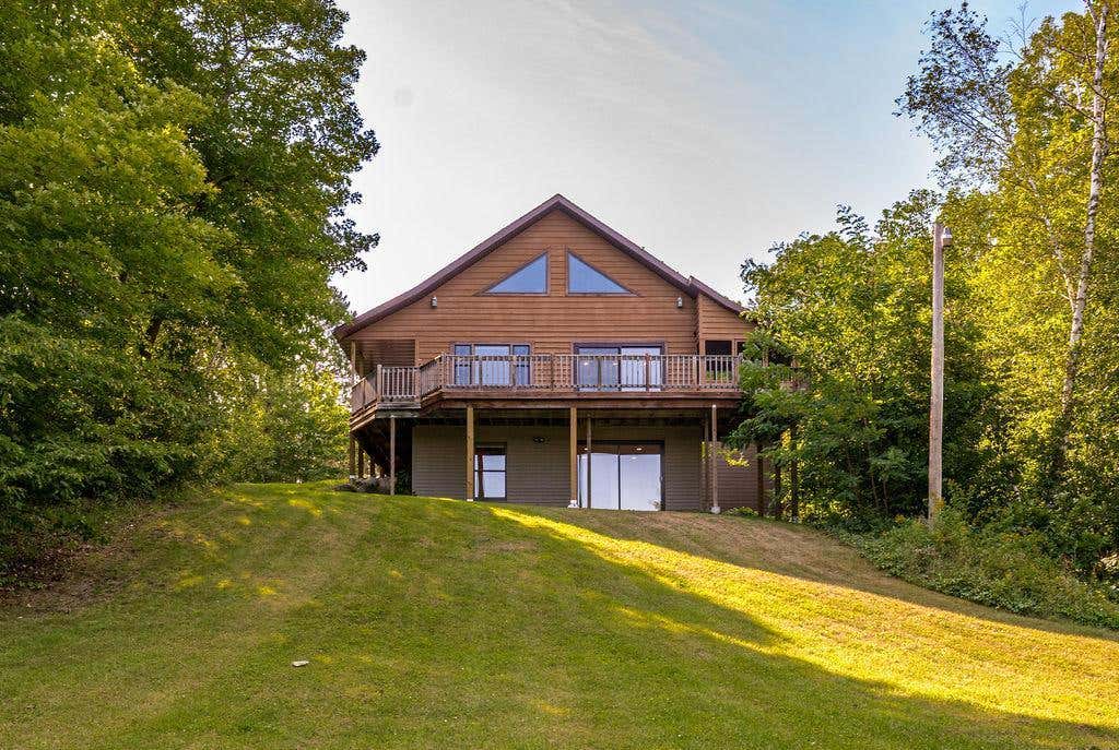 Photo of 1515 Isleview Road, Grand Rapids, MN 55744 (MLS # 7128256)