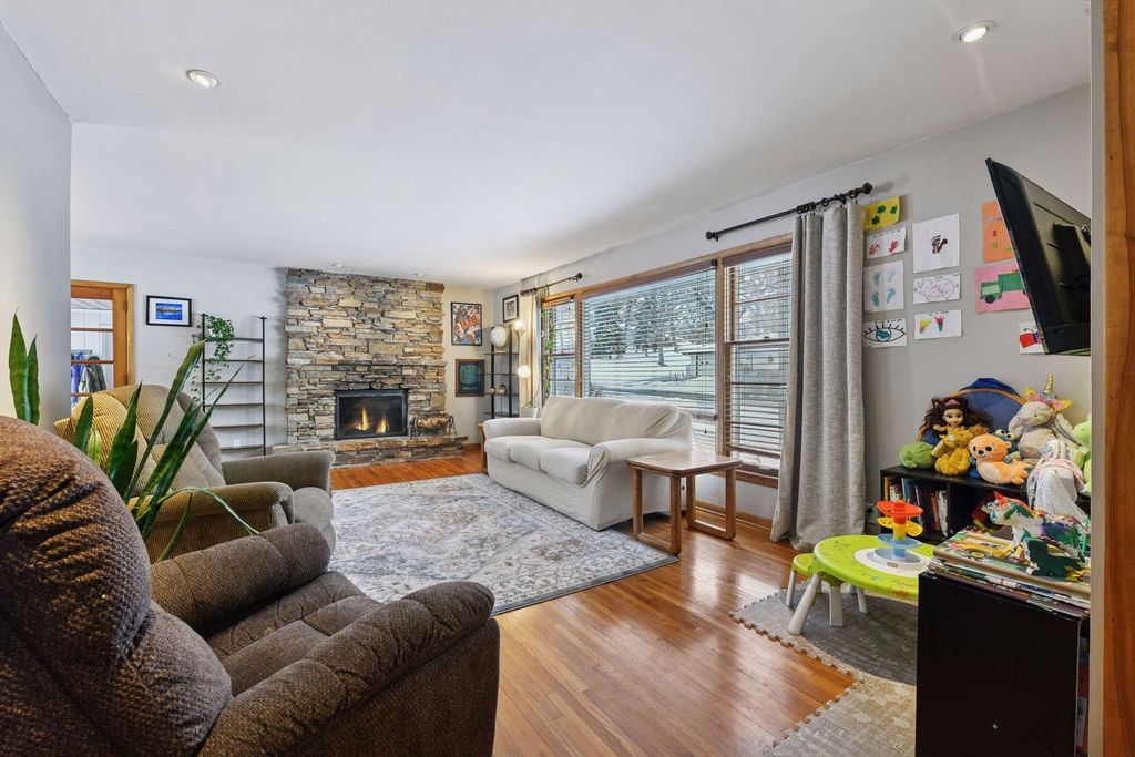 Photo of 16600 Canterbury Drive, Minnetonka, MN 55345 (MLS # 6823911)