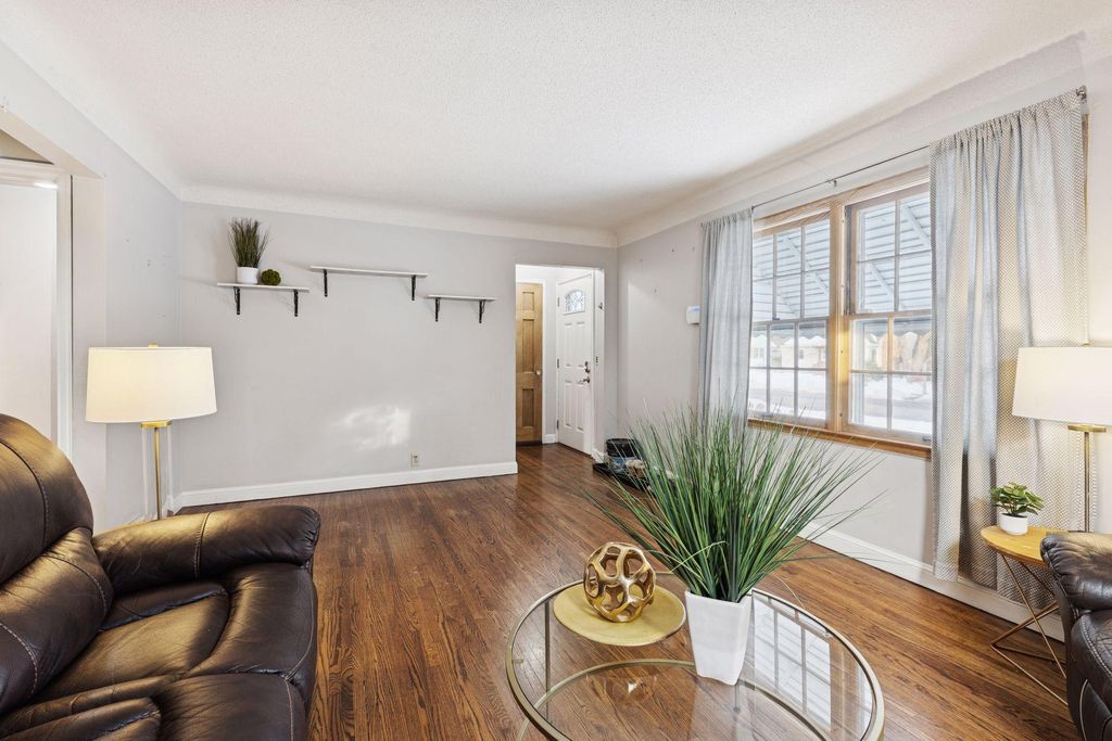 Photo of 3833 Noble Avenue N, Robbinsdale, MN 55422 (MLS # 7001148)