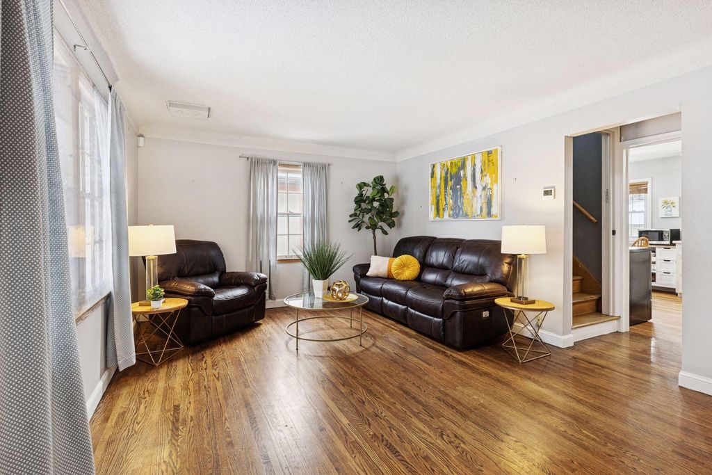 Photo of 3833 Noble Avenue N, Robbinsdale, MN 55422 (MLS # 7001148)