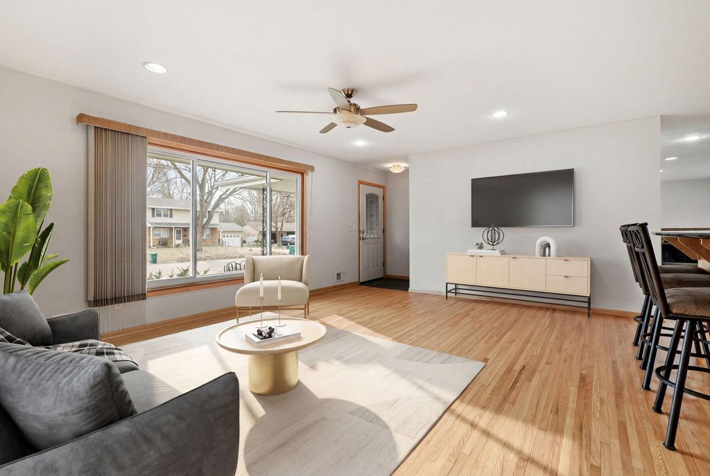 Photo of 4033 Kentucky Avenue N, Crystal, MN 55427 (MLS # 7016586)