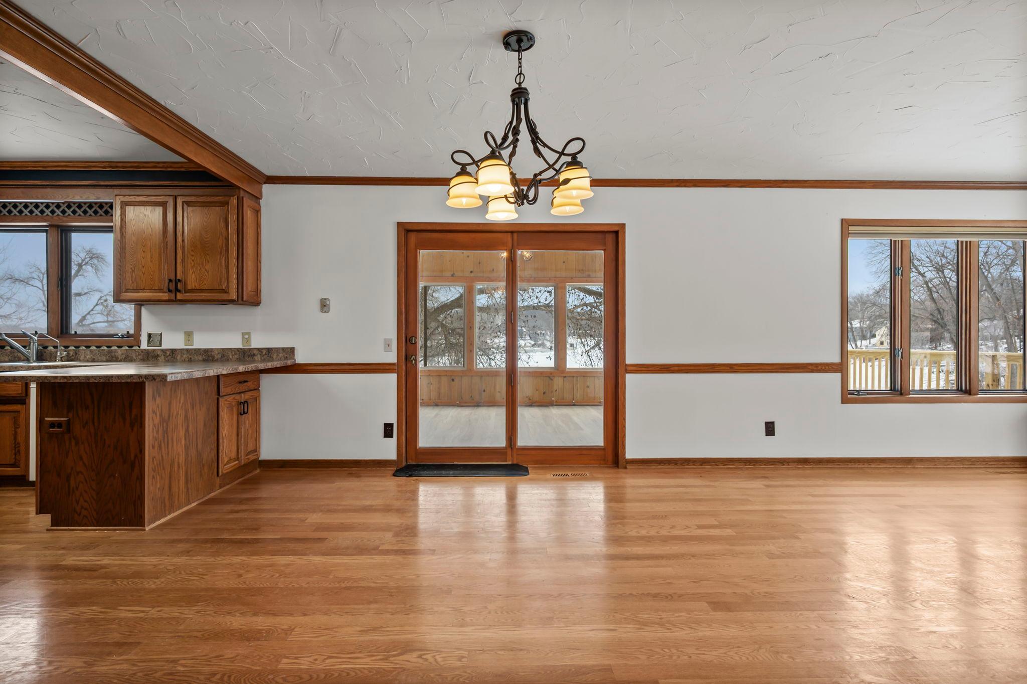 Prior Lake, Minnesota, 55372, United States, 4 Bedrooms Bedrooms, ,3 BathroomsBathrooms,Residential,Active,2015803