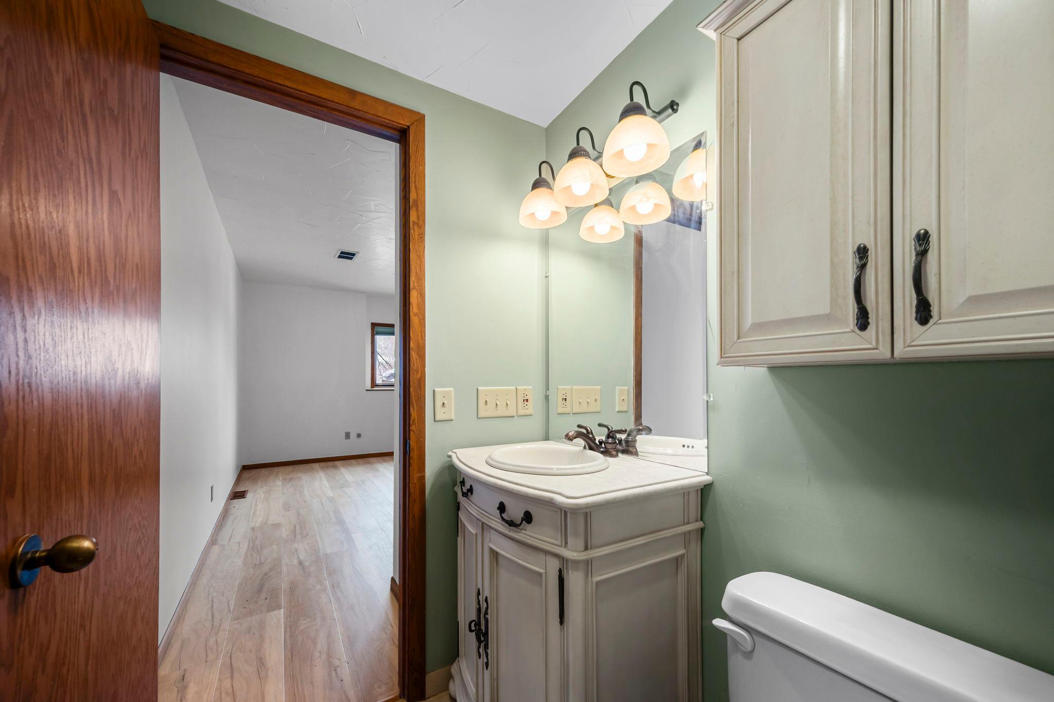 Prior Lake, Minnesota, 55372, United States, 4 Bedrooms Bedrooms, ,3 BathroomsBathrooms,Residential,Active,2015803