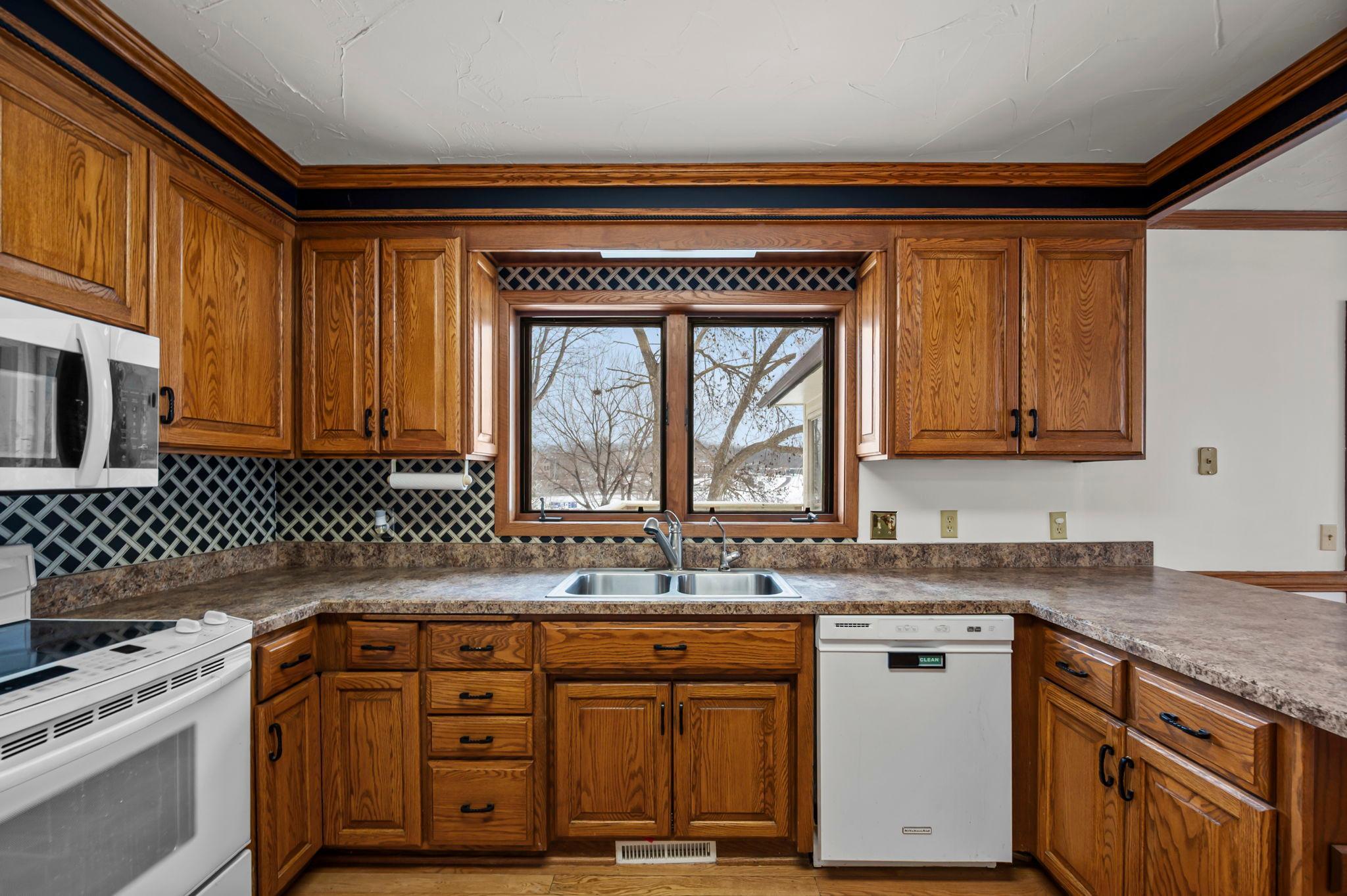 Prior Lake, Minnesota, 55372, United States, 4 Bedrooms Bedrooms, ,3 BathroomsBathrooms,Residential,Active,2015803