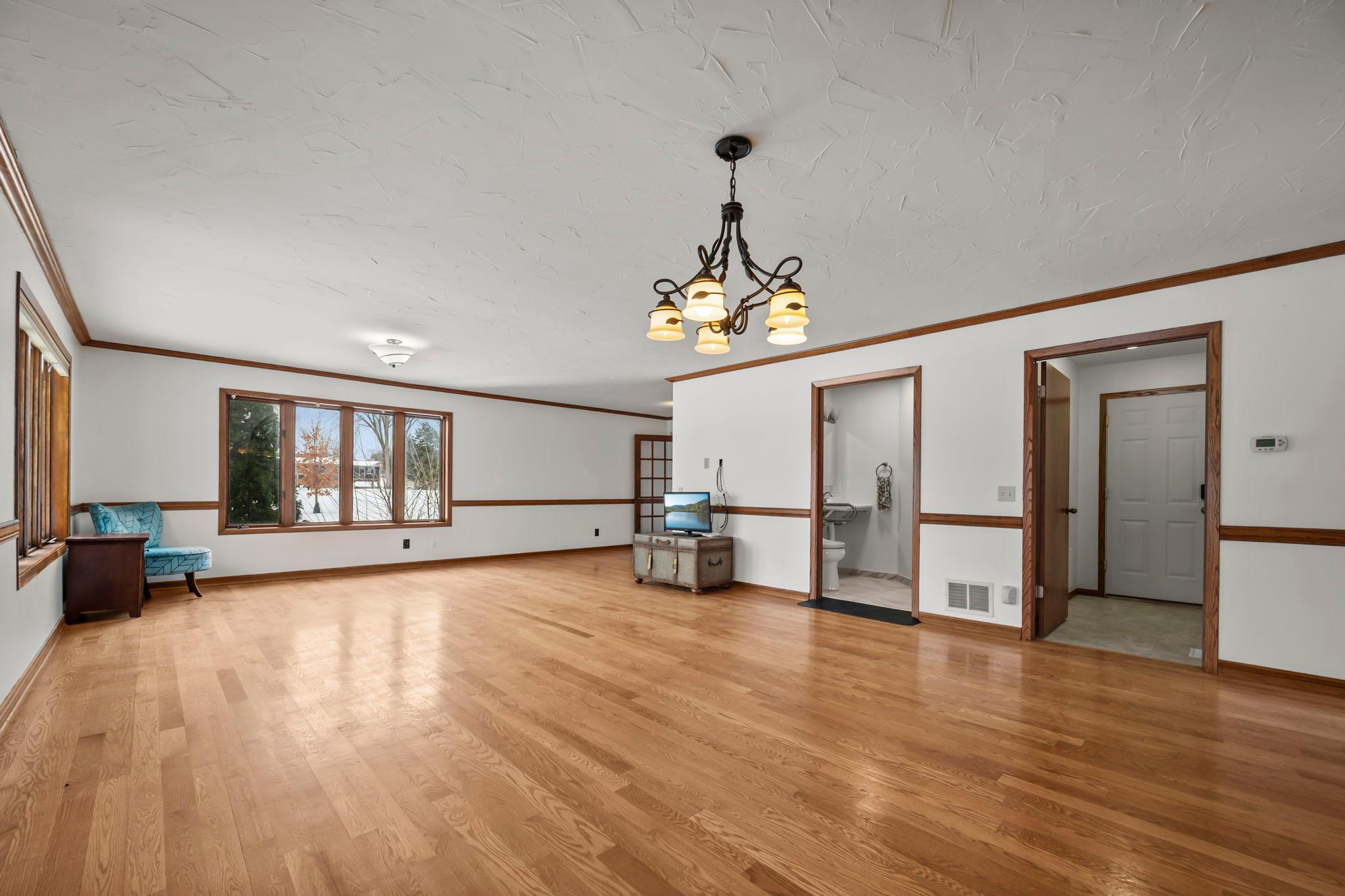 Prior Lake, Minnesota, 55372, United States, 4 Bedrooms Bedrooms, ,3 BathroomsBathrooms,Residential,Active,2015803
