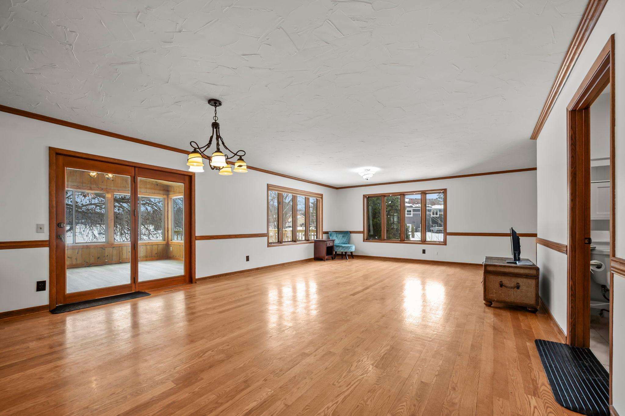 Prior Lake, Minnesota, 55372, United States, 4 Bedrooms Bedrooms, ,3 BathroomsBathrooms,Residential,Active,2015803