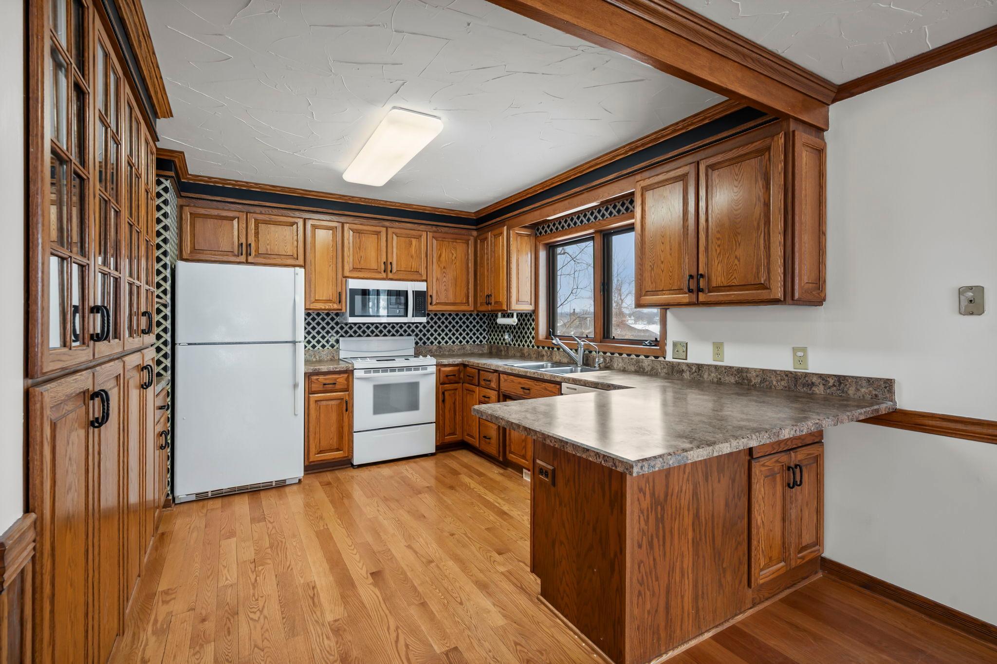 Prior Lake, Minnesota, 55372, United States, 4 Bedrooms Bedrooms, ,3 BathroomsBathrooms,Residential,Active,2015803
