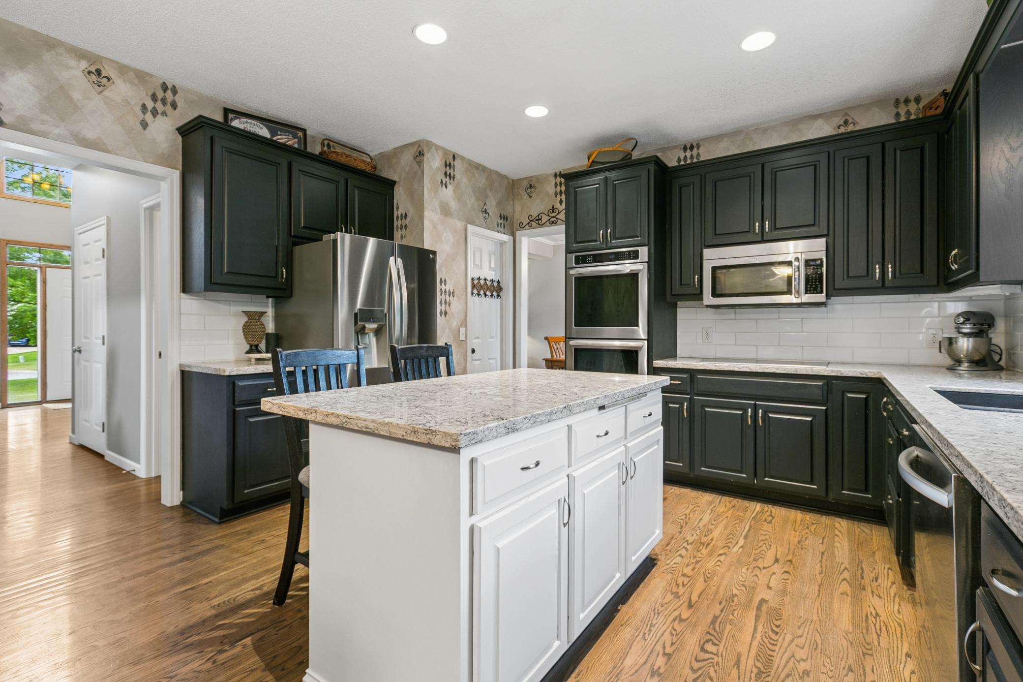 3588 Commonwealth Bay