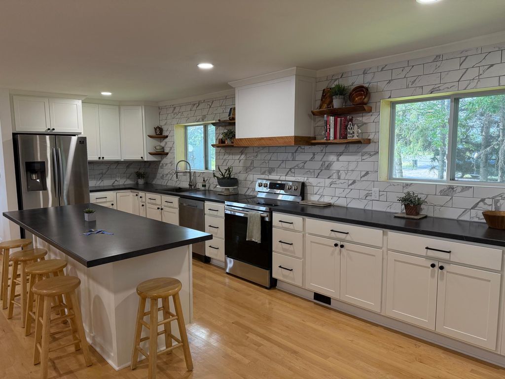 Photo of 1682 State Highway 11 SE, Baudette, MN 56623 (MLS # 7051992)