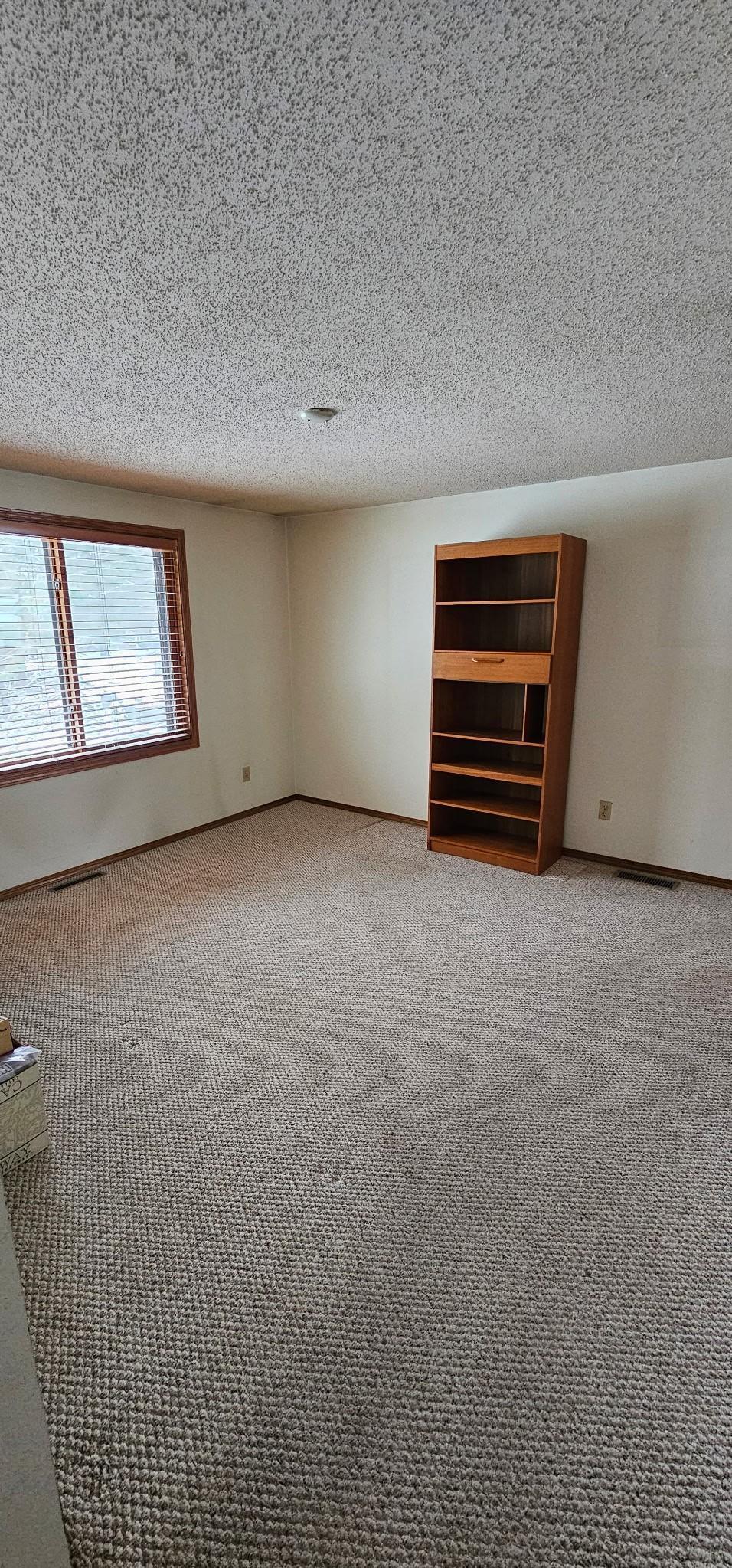 10430 Lever Street NE