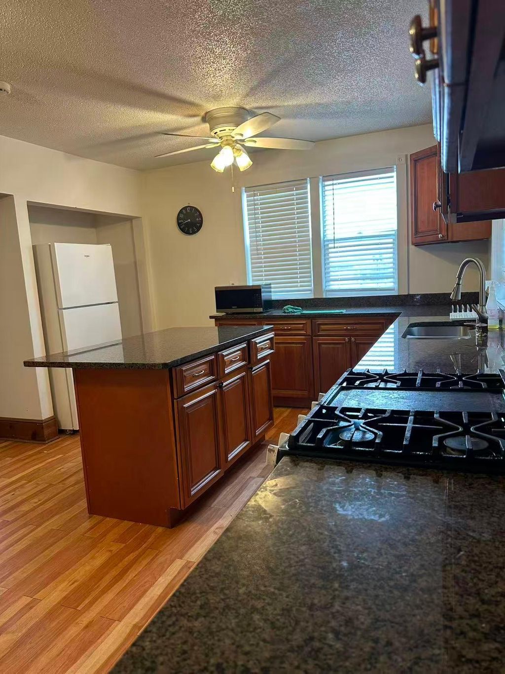 Photo of 1428 Sherburne Avenue, Saint Paul, MN 55104 (MLS # 7004501)