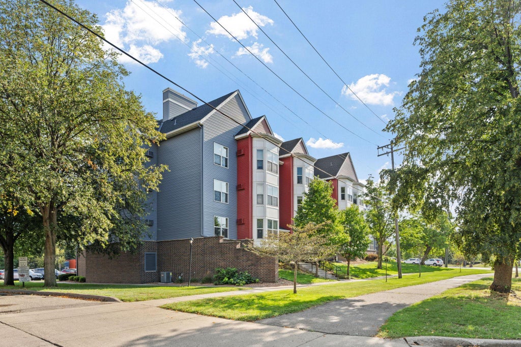 Photo of 720 3rd Avenue NE #325, Minneapolis, MN 55413 (MLS # 7137651)